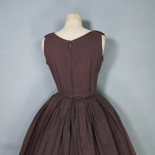 Load image into Gallery viewer, 60s BROWN PINAFORE STYLE FULL SKIRTED DAY DRESS WITH BUTTONED BIB  - XS / petite