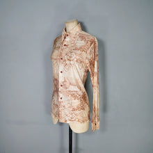 Load image into Gallery viewer, 70s CHINESE ROMANTIC SCENIC NOVELTY PRINT SILKY SHIRT - S