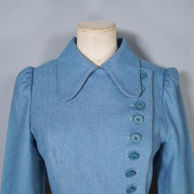 Load image into Gallery viewer, 60s ART DECO WALLIS SOFT BLUE SKIRT SUIT WITH LOTS OF BUTTONS - XS-S