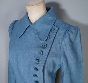 60s ART DECO WALLIS SOFT BLUE SKIRT SUIT WITH LOTS OF BUTTONS - XS-S