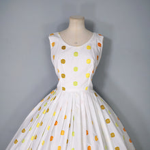 Load image into Gallery viewer, 50s WHITE FULL SKIRTED DRESS WITH WOVEN COLOURFUL DOTS - S