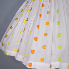 Load image into Gallery viewer, 50s WHITE FULL SKIRTED DRESS WITH WOVEN COLOURFUL DOTS - S