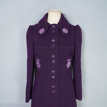 Load image into Gallery viewer, 60s HARRODS PURPLE PUFF SLEEVE MOD COAT WITH FLORAL APPLIQUE - XS