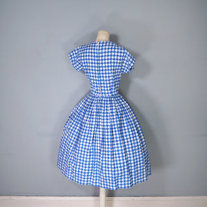50s BLUE HOUNDTOOTH PEGGY PAGE FULL SKIRTED DRESS WITH POCKETS - S