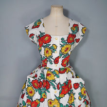 Load image into Gallery viewer, 50s RED YELLOW FLORAL SEERSUCKER COTTON DAY DRESS - M