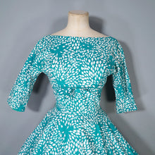 Load image into Gallery viewer, 50s CALIFORNIA EMERALD GREEN AND WHITE LEAF PRINT FULL SKIRTED DRESS - XS