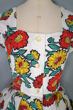 Load image into Gallery viewer, 50s RED YELLOW FLORAL SEERSUCKER COTTON DAY DRESS - M