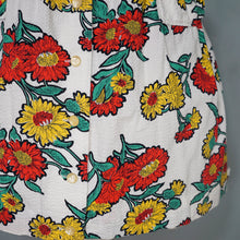 Load image into Gallery viewer, 50s RED YELLOW FLORAL SEERSUCKER COTTON DAY DRESS - M
