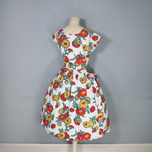 Load image into Gallery viewer, 50s RED YELLOW FLORAL SEERSUCKER COTTON DAY DRESS - M