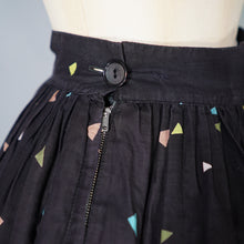 Load image into Gallery viewer, 50s 60s NOVELTY BLACK AND GREEN PEOPLE ART BORDER PRINT FULL SKIRT - 25"