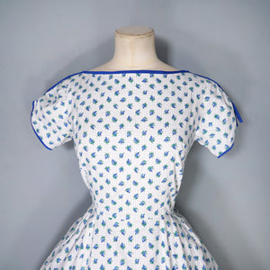 60s BLUE WHITE ROSEBUD FLORAL AND POLKA DOT PRINT COTTON DAY DRESS - XS / petite fit