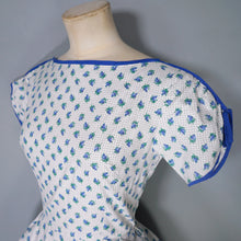 Load image into Gallery viewer, 60s BLUE WHITE ROSEBUD FLORAL AND POLKA DOT PRINT COTTON DAY DRESS - XS / petite fit