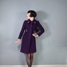Load image into Gallery viewer, 60s HARRODS PURPLE PUFF SLEEVE MOD COAT WITH FLORAL APPLIQUE - XS