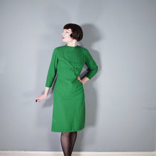 Load image into Gallery viewer, 60s PEA GREEN WOOL FITTED SHIFT DRESS - M