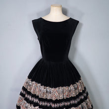 Load image into Gallery viewer, 50s FULL SKIRTED BLACK VELVET EVENING DRESS WITH BORDER PATTERN FULL SKIRT - S