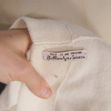 Load image into Gallery viewer, 50s / 60s BALLENTYNE INTARSIA BUMBLE BEE AND FLOWER PURE CASHMERE CARDIGAN - XS-S