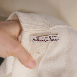 50s / 60s BALLENTYNE INTARSIA BUMBLE BEE AND FLOWER PURE CASHMERE CARDIGAN - XS-S