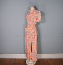 Load image into Gallery viewer, 40s ORANGE PAISLEY PRINT SOFT RAYON ROBE / WRAP DRESS - S