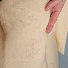 Load image into Gallery viewer, 60s CREAM LILLI ANN THICK WOVEN WOOL SUIT WITH PENCIL SKIRT AND OPEN JACKET - XS-S