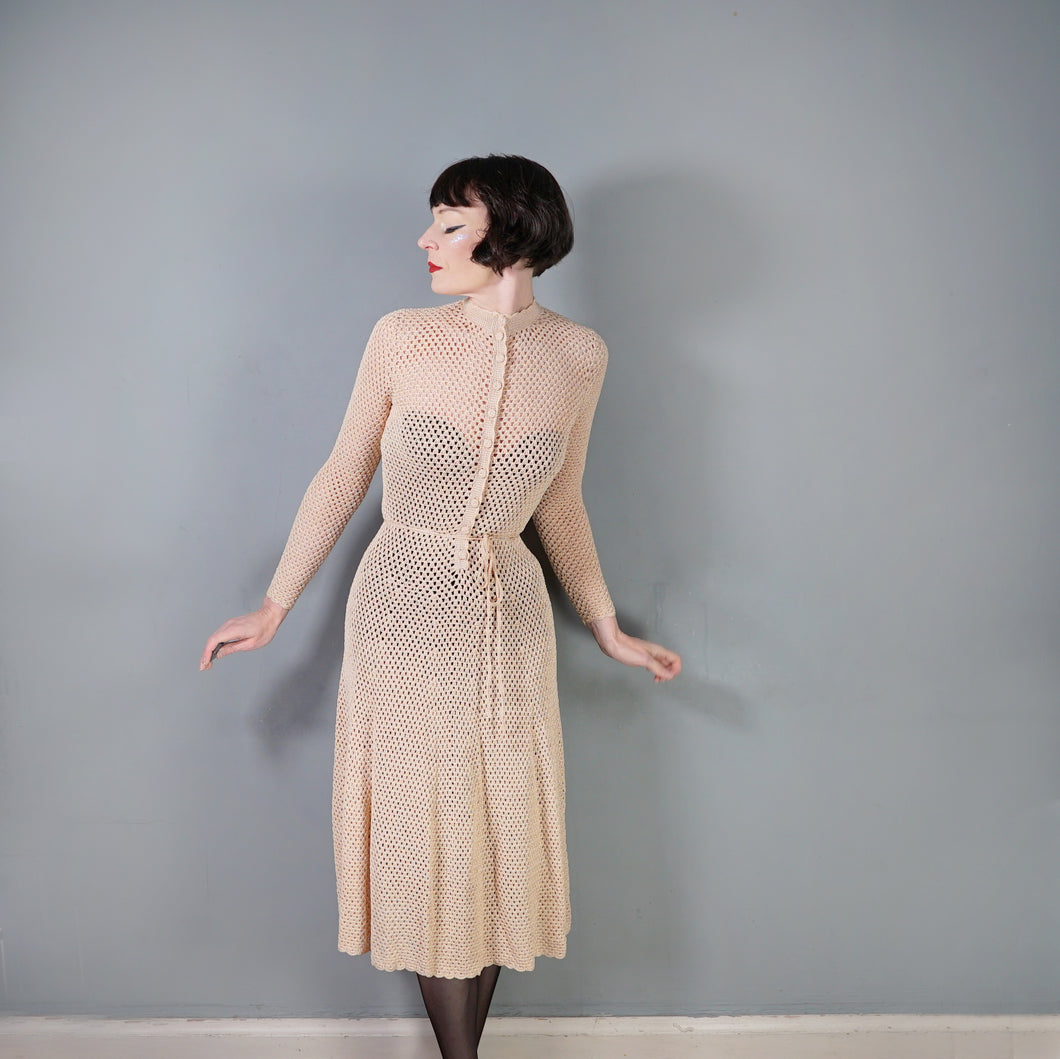 70s PALE PEACH-YELLOW LONG SLEEVED CROCHET DRESS - S