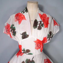Load image into Gallery viewer, 50s SILKY NYLON WHITE AND RED ROSE FLORAL PRINT SALLY SLADE PARTY DRESS - M