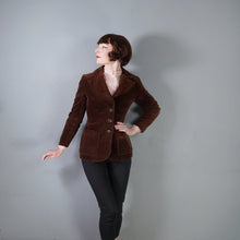 Load image into Gallery viewer, 70s BROWN VELVET CORD FITTED ACADEMIA BLAZER JACKET - XS-S
