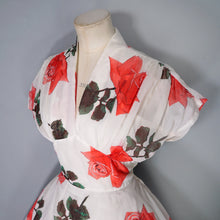 Load image into Gallery viewer, 50s SILKY NYLON WHITE AND RED ROSE FLORAL PRINT SALLY SLADE PARTY DRESS - M
