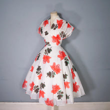 Load image into Gallery viewer, 50s SILKY NYLON WHITE AND RED ROSE FLORAL PRINT SALLY SLADE PARTY DRESS - M