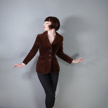 Load image into Gallery viewer, 70s BROWN VELVET CORD FITTED ACADEMIA BLAZER JACKET - XS-S