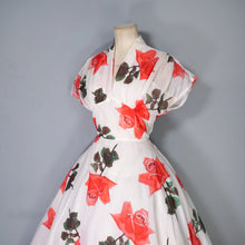 Load image into Gallery viewer, 50s SILKY NYLON WHITE AND RED ROSE FLORAL PRINT SALLY SLADE PARTY DRESS - M