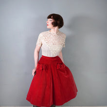 Load image into Gallery viewer, 40s 50s CREAM RIBBED GUIPURE LACE BLOUSE - L