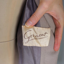 Load image into Gallery viewer, 50s GREY STRONG SHOULDERED SWING JACKET / COAT WITH BUTTON DESIGN - M-L
