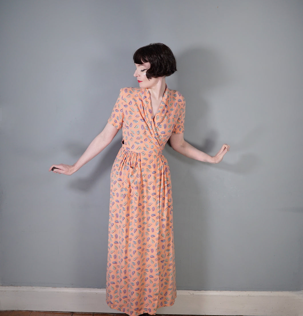 40s ORANGE PAISLEY PRINT SOFT RAYON ROBE / WRAP DRESS - S