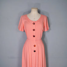 Load image into Gallery viewer, EARLY 50s SALMON PINK L&#39;AIGLON SOFT RAYON FITTED DRESS WITH TORTOISE SHELL BUTTONS - S