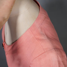 Load image into Gallery viewer, EARLY 50s SALMON PINK L&#39;AIGLON SOFT RAYON FITTED DRESS WITH TORTOISE SHELL BUTTONS - S