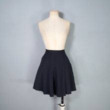 Load image into Gallery viewer, 40s PLEATED SPORTY MIDNIGHT BLUE/BLACK CULOTTE SHORTS - 27.5-28"