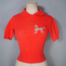 Load image into Gallery viewer, 50s "NYLON BY NEWPORT" POODLE APPLIQUE CORAL CROPPED JUMPER - XXS / PETITE