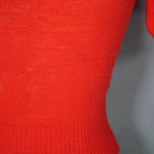 Load image into Gallery viewer, 50s "NYLON BY NEWPORT" POODLE APPLIQUE CORAL CROPPED JUMPER - XXS / PETITE