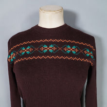 Load image into Gallery viewer, 40s 50s BROWN WOOL WEST COUNTRY KNITWEAR "FASCINESE" FINE KNIT FAIRISLE JUMPER - M
