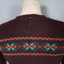 Load image into Gallery viewer, 40s 50s BROWN WOOL WEST COUNTRY KNITWEAR "FASCINESE" FINE KNIT FAIRISLE JUMPER - M