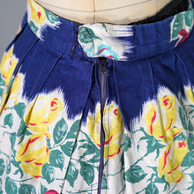Load image into Gallery viewer, 50s BLUE CASCADING STEMMED ROSE FLORAL PRINT FULL COTTON SKIRT - 27"