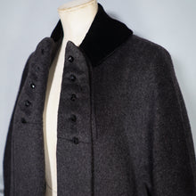 Load image into Gallery viewer, 50s FREISS ORIGINAL DARK GREY MOHAIR WOOL AND VELVET  SWING  COAT