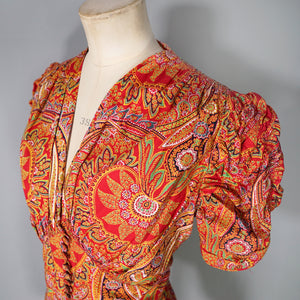 40s 50s RED PRINTED COTTON SUN BLOUSE WITH PUFF SLEEVE - S-M