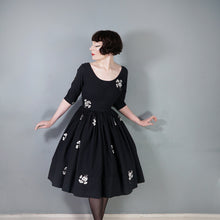Load image into Gallery viewer, 50s BLACK AND WHITE FLORAL EMBROIDERED FULL SKIRTED PARTY DRESS - XS
