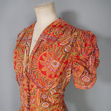 Load image into Gallery viewer, 40s 50s RED PRINTED COTTON SUN BLOUSE WITH PUFF SLEEVE - S-M