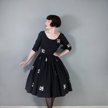 Load image into Gallery viewer, 50s BLACK AND WHITE FLORAL EMBROIDERED FULL SKIRTED PARTY DRESS - XS