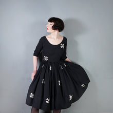 Load image into Gallery viewer, 50s BLACK AND WHITE FLORAL EMBROIDERED FULL SKIRTED PARTY DRESS - XS