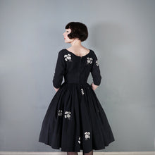Load image into Gallery viewer, 50s BLACK AND WHITE FLORAL EMBROIDERED FULL SKIRTED PARTY DRESS - XS