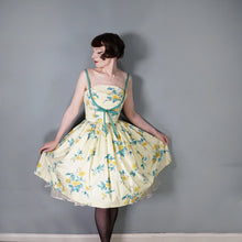 Load image into Gallery viewer, 50s UNLABELLED HORROCKSES YELLOW FLORAL FULL SKIRTED COTTON SUN DRESS - S