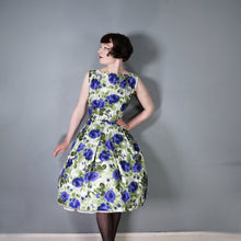 Load image into Gallery viewer, 60s GREEN AND VIOLET-BLUE PAINTERLY ROSE COTTON DRESS - S